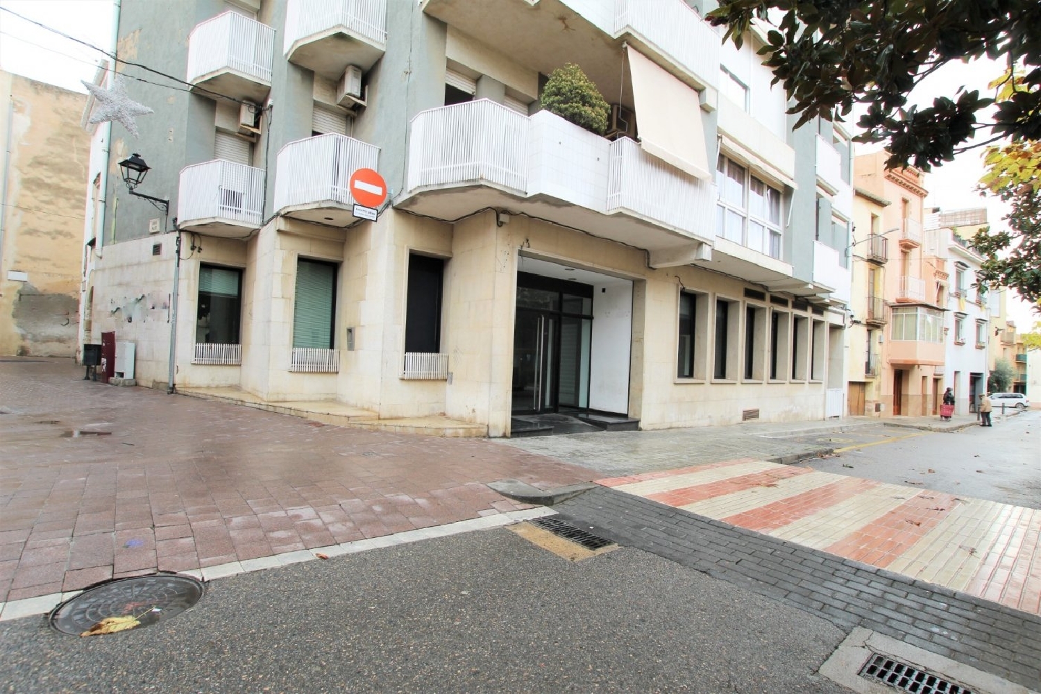  en venta local Colonia Gasol Baix Ebre 1