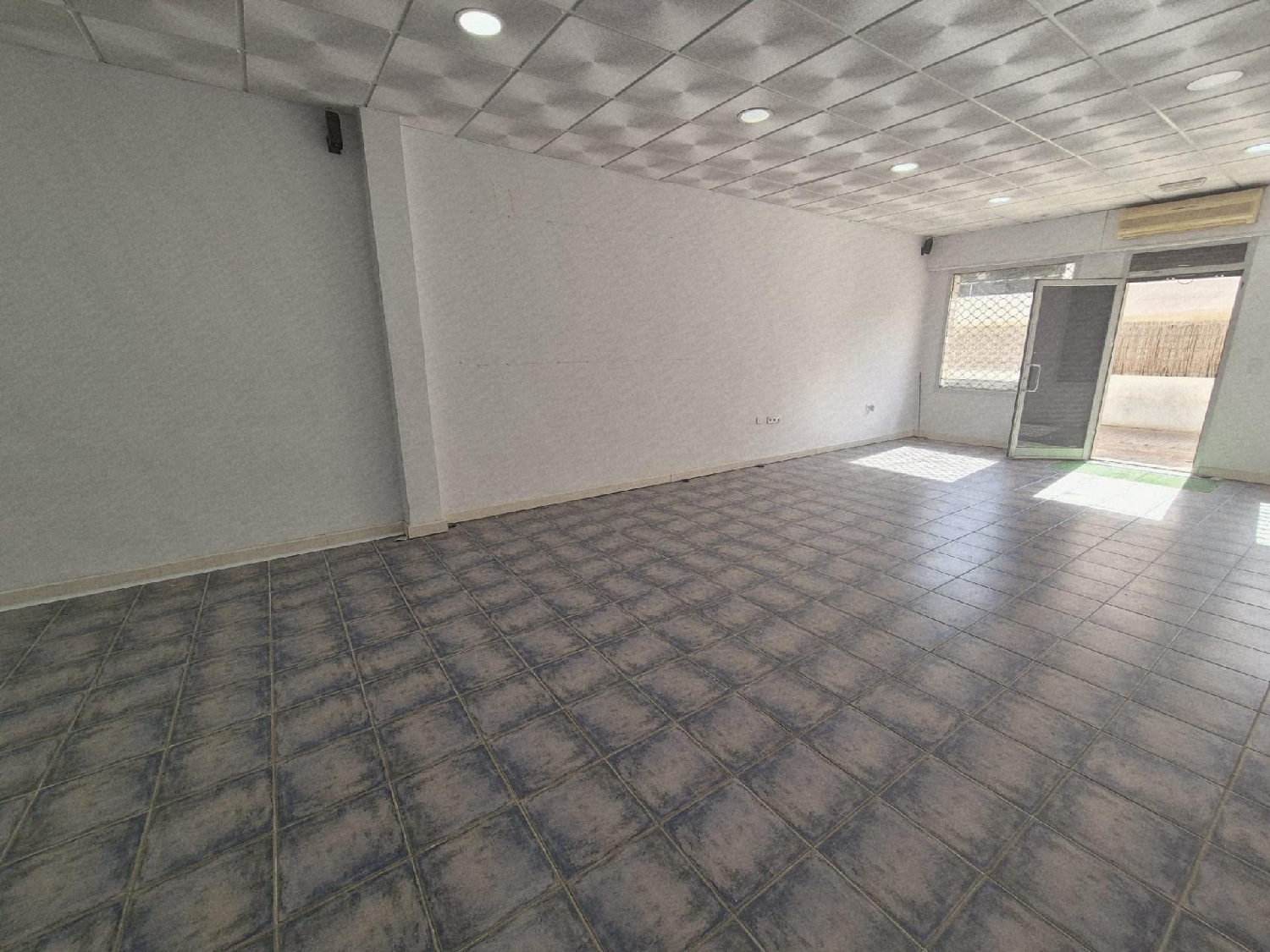 à vendre local commercial Comunión Añana 3