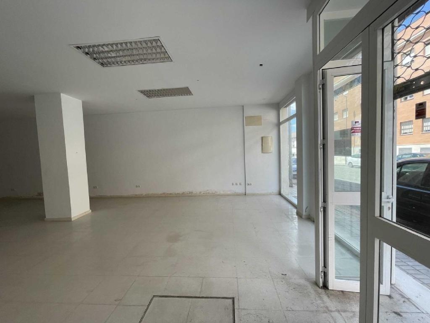 for sale commercial premise Coria Del Río Metropolitana De Sevilla 3