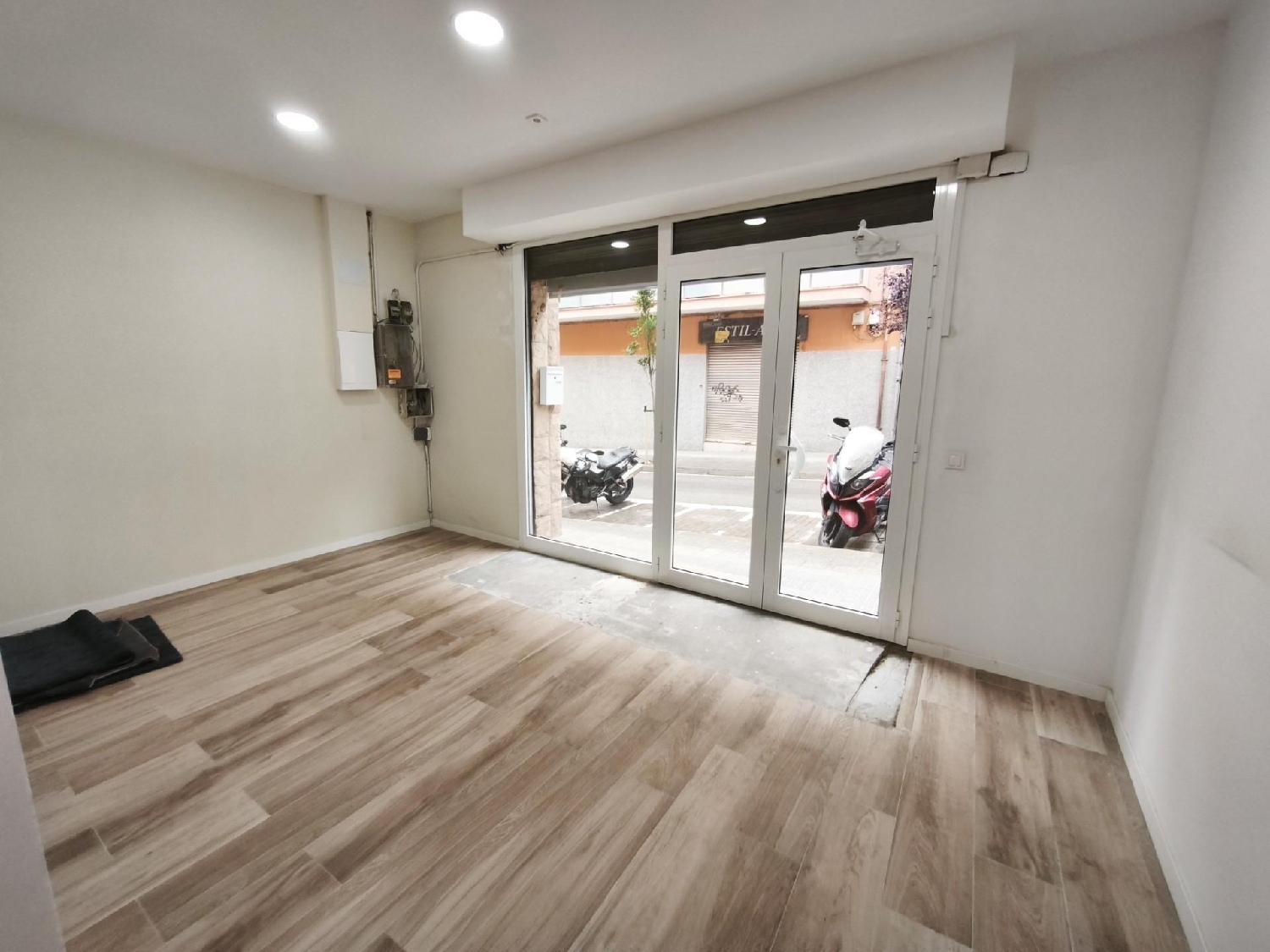  for sale commercial premise Esplugues De Llobregat Baix Llobregat 1