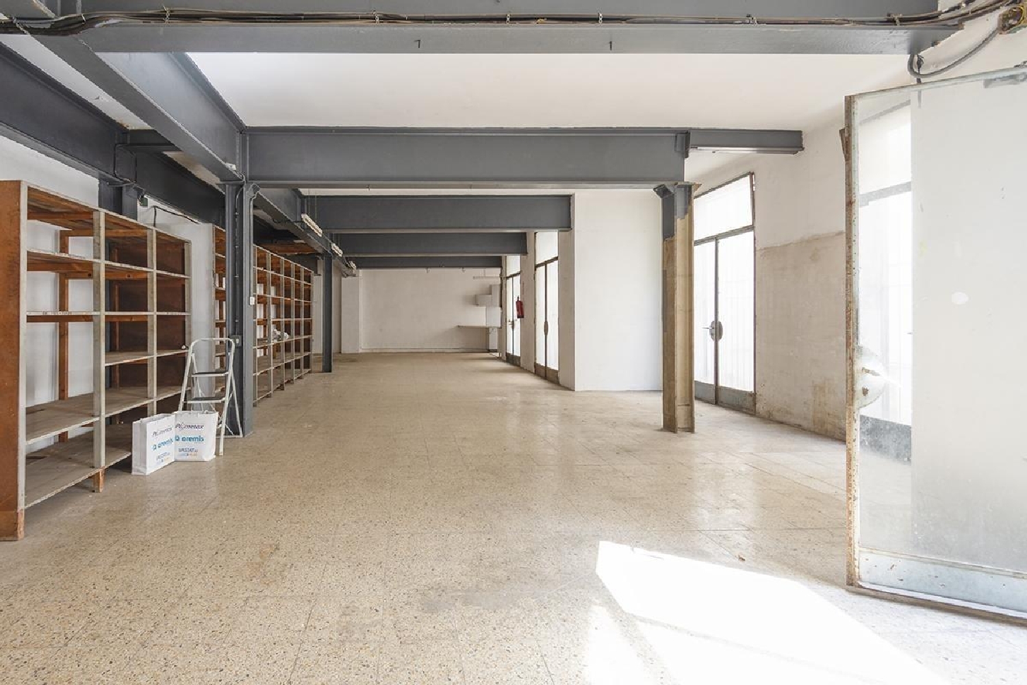 for sale commercial premise L'hospitalet De Llobregat Centre Barcelonès 3