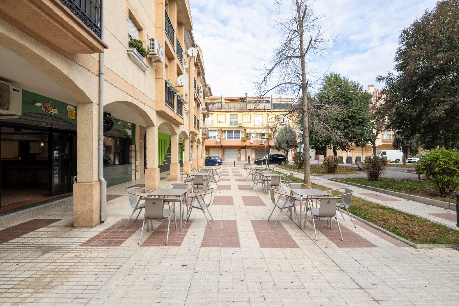 for sale commercial premise Maracena Vega De Granada 2