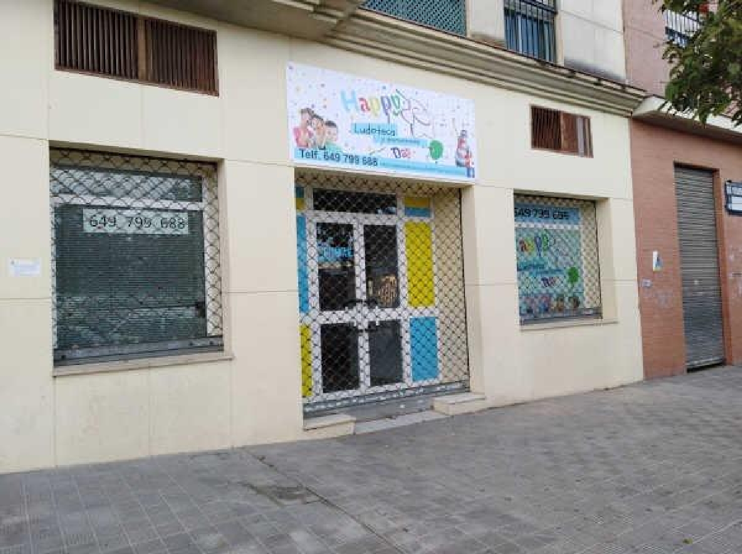  en venta local Montequinto Metropolitana De Sevilla 1
