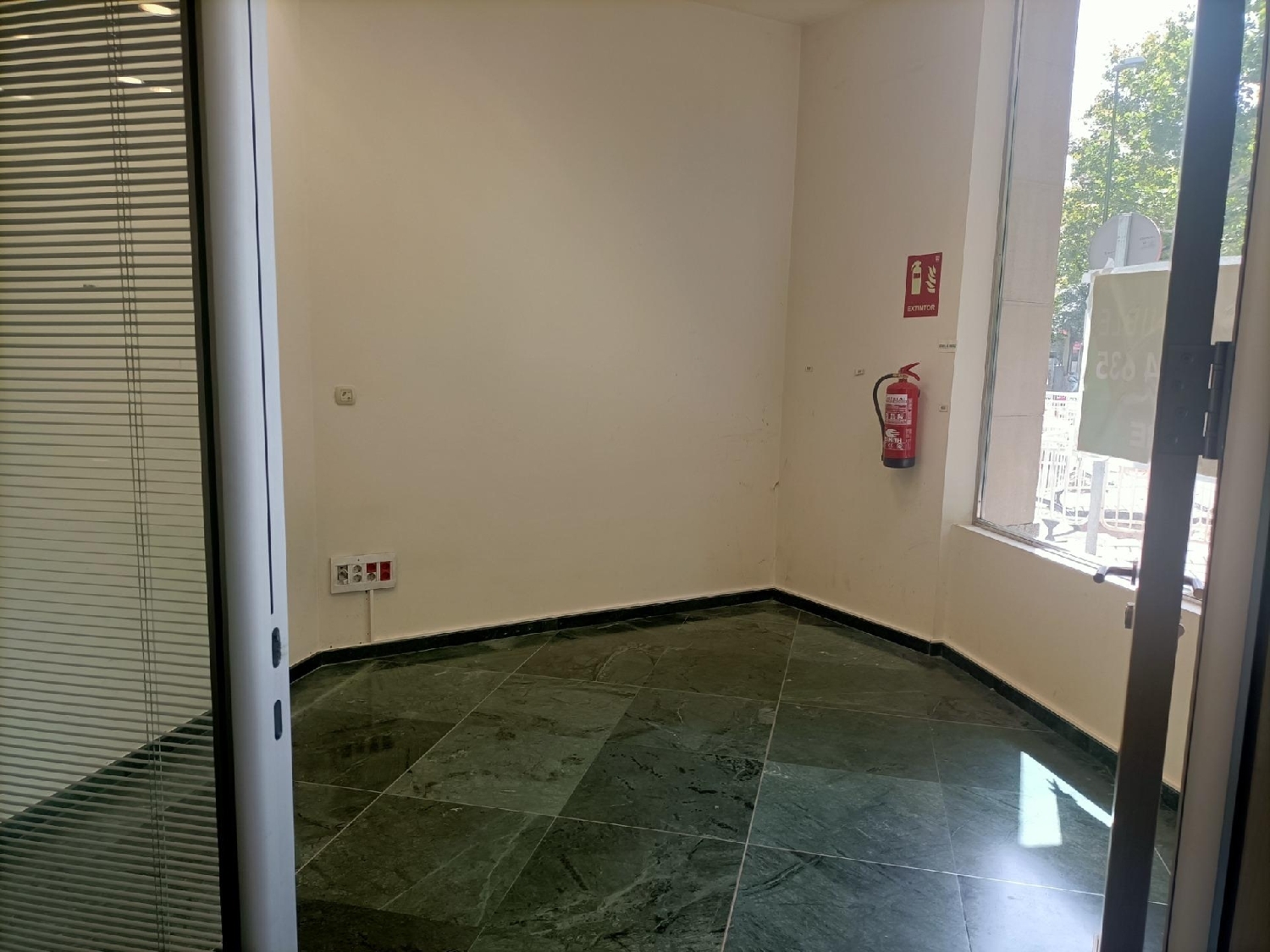  for sale commercial premise Zaragoza Centro 50004 D.C. Zaragoza 4
