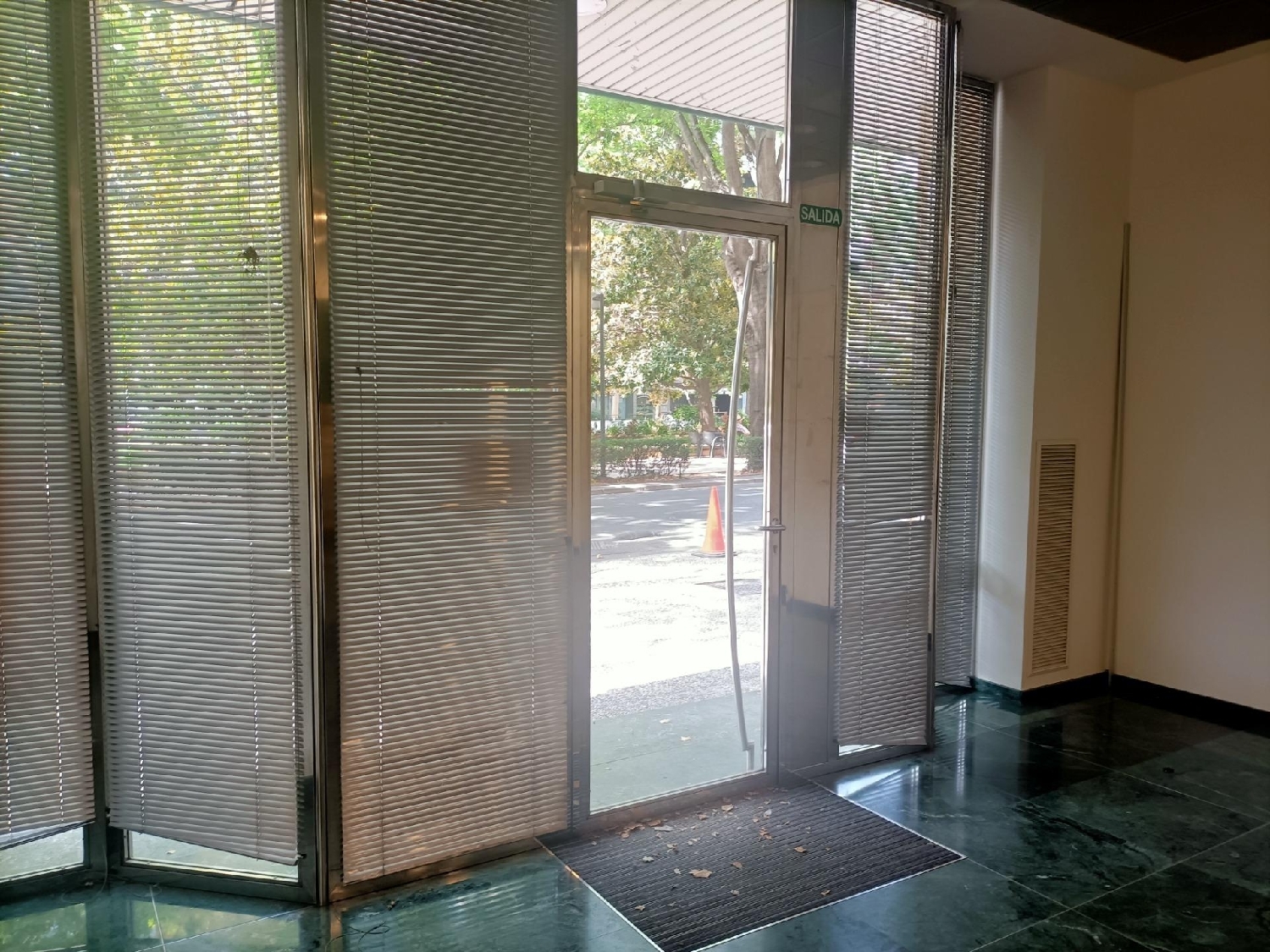  for sale commercial premise Zaragoza Centro 50004 D.C. Zaragoza 6