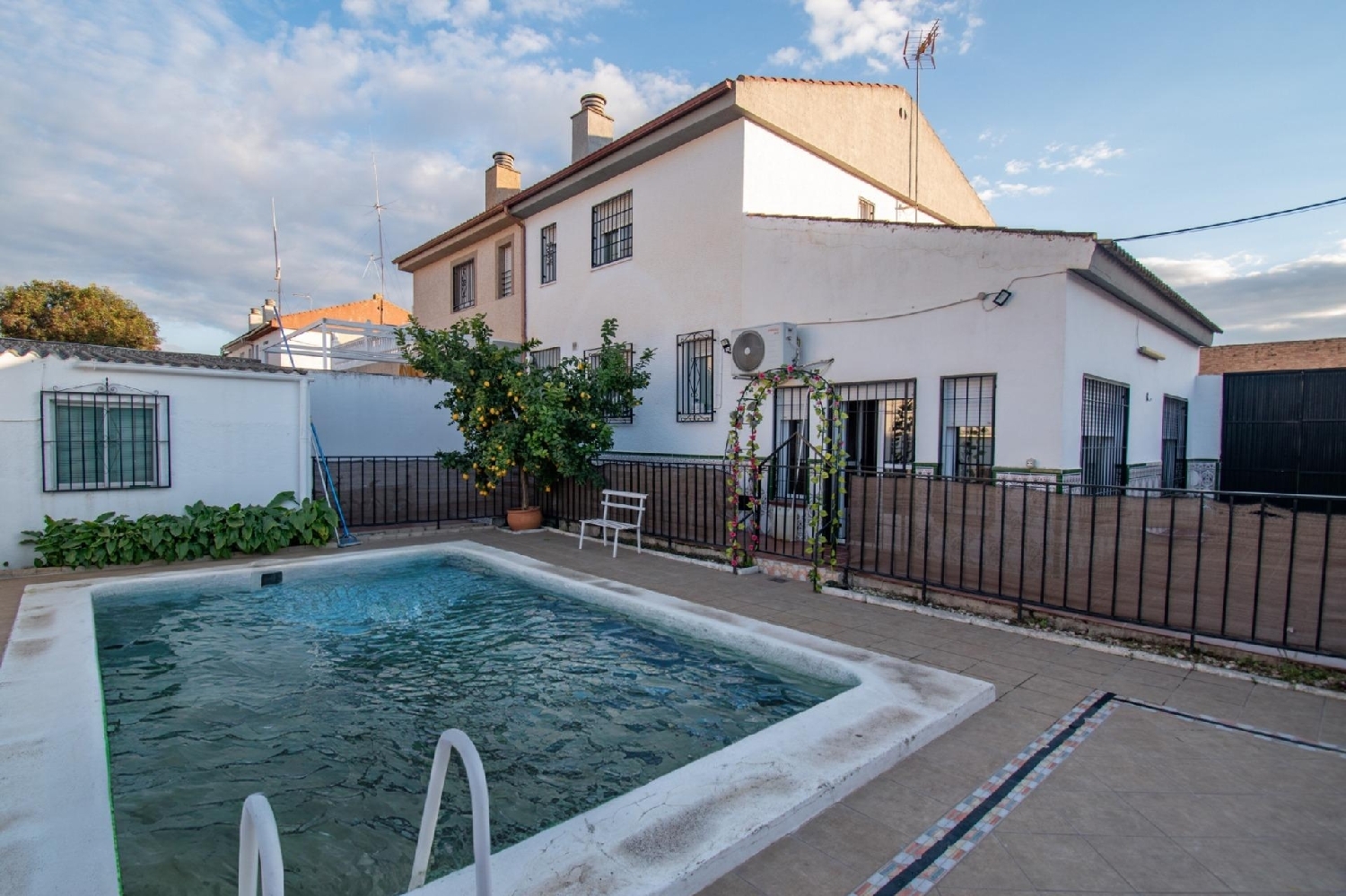 te koop twee-onder-een-kapwoning Romilla Vega De Granada 2