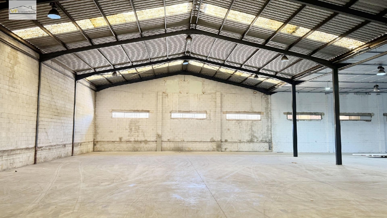  en venta comercio El Tomillar Axarquía 5