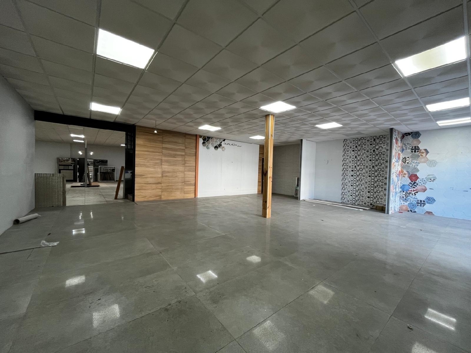  for sale shop Los Barrios Campo De Gibraltar 5
