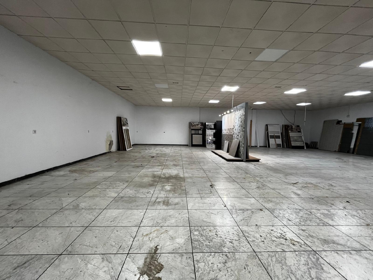  for sale shop Los Barrios Campo De Gibraltar 2