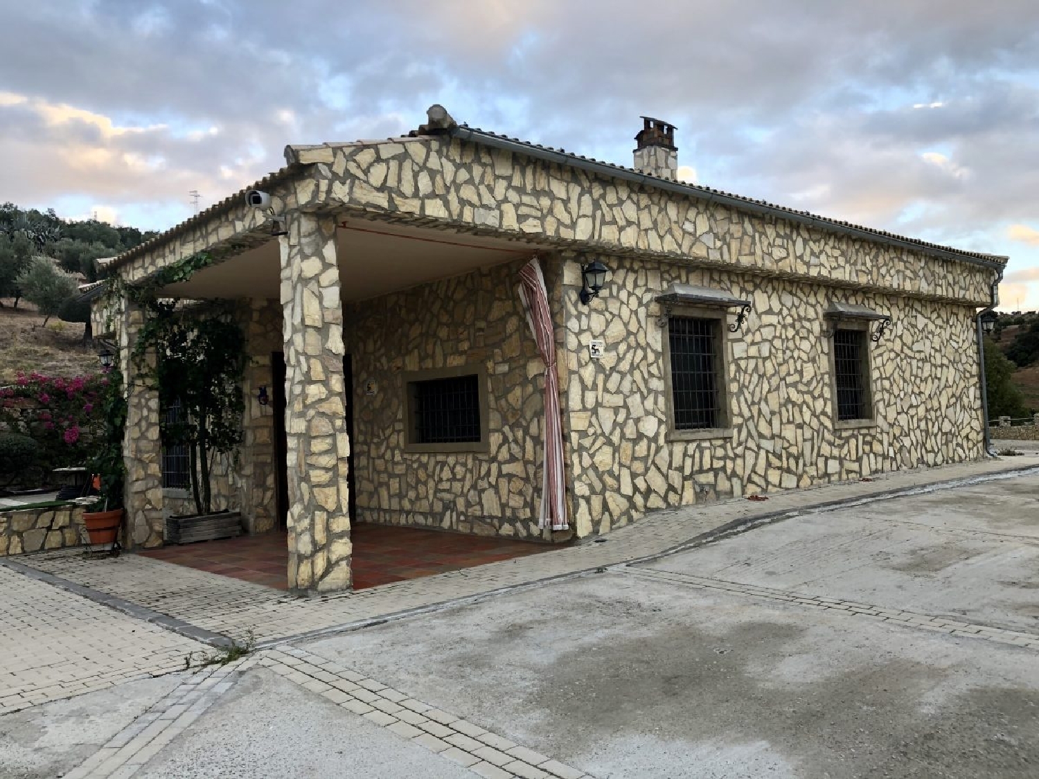  till salu villa Pruna Sierra Sur 9