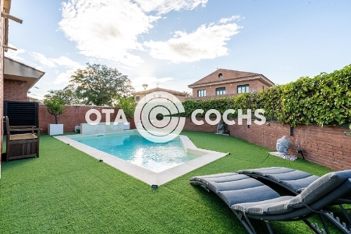 Barriada Les Tres Creus Bages hus foto 6287802