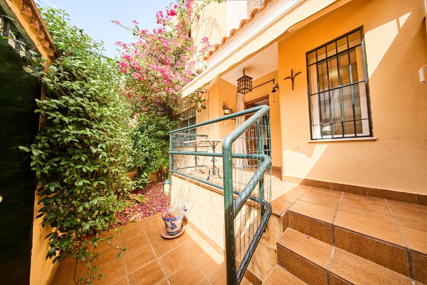 till salu hus Barrio De Granada Alacantí 2