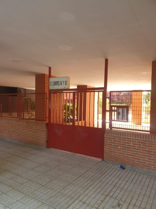 Torrejรณn De Ardoz Cuenca Del Henares parking space foto 6287672