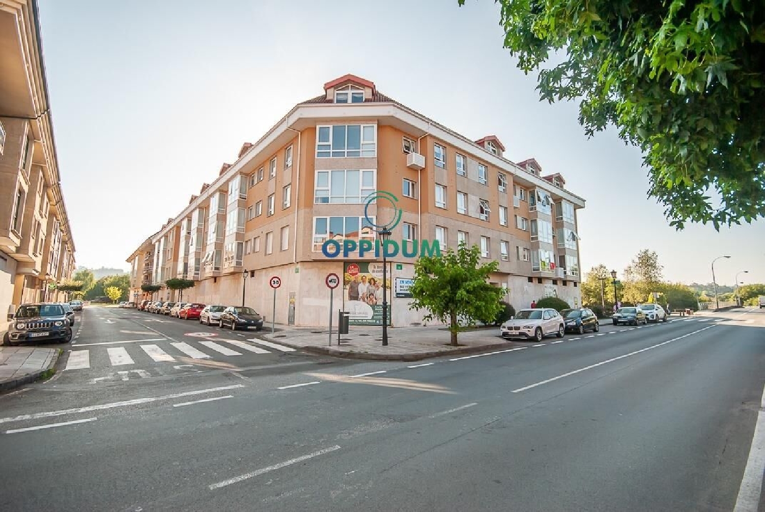  te koop bedrijfsruimte A Lamestrega Betanzos 1