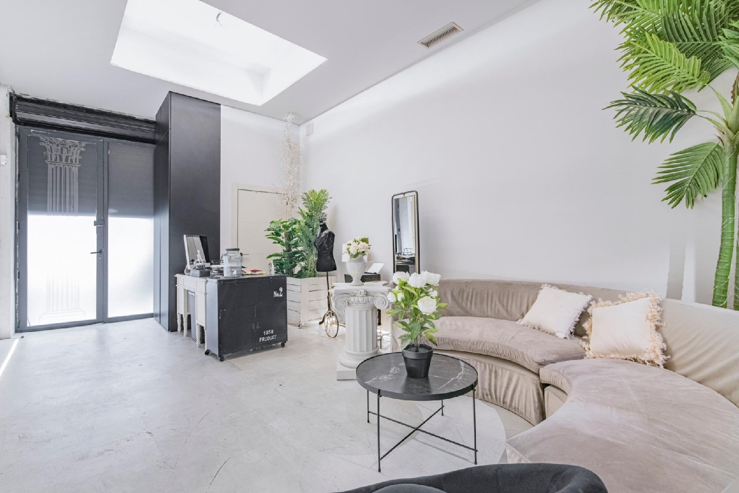  for sale commercial premise Barrio De Granada Alacantí 2