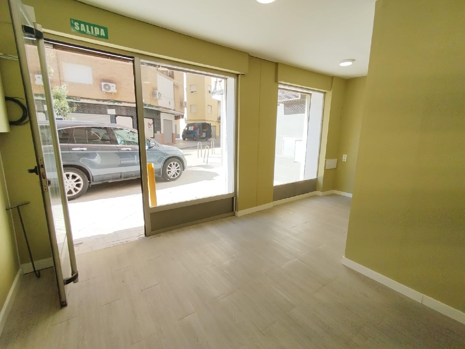 for sale commercial premise Barrio De Granada Alacantí 3