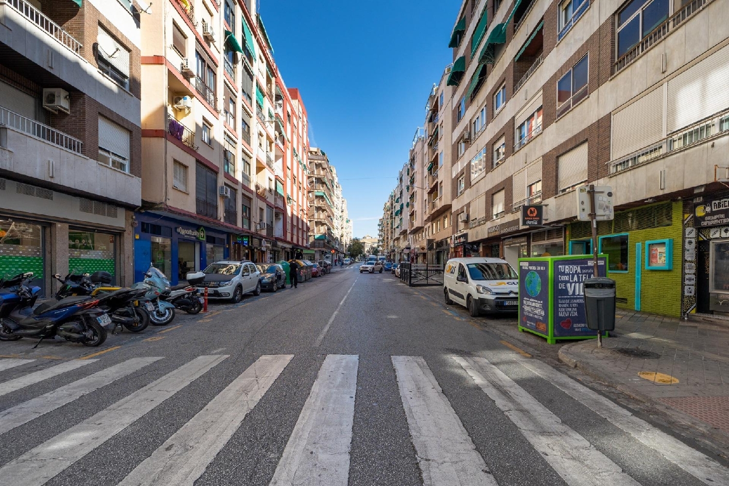  till salu lokal Barrio De Granada Alacantí 3