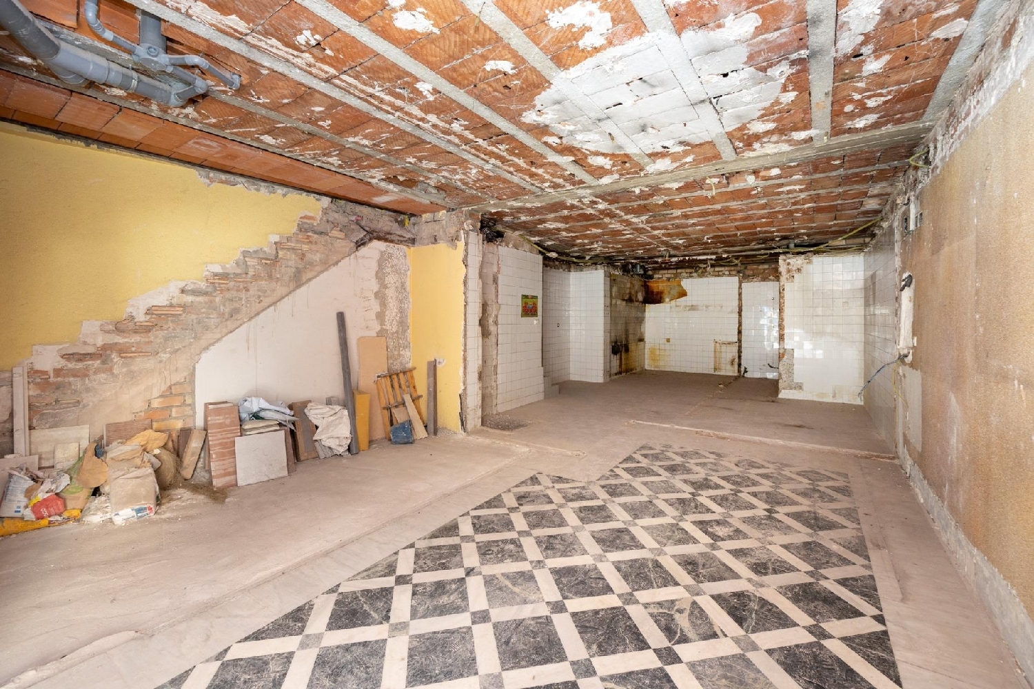  till salu lokal Barrio De Granada Alacantí 5