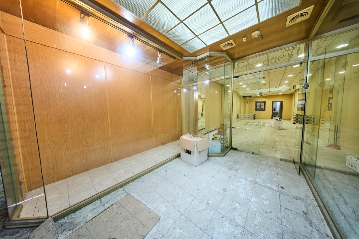  for sale commercial premise Barrio De Granada Alacantí 1