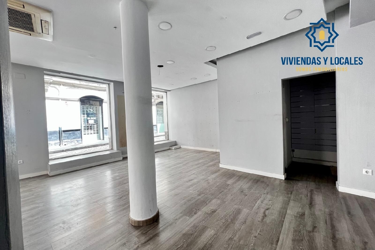  en venta local Barrio De Granada Alacantí 8