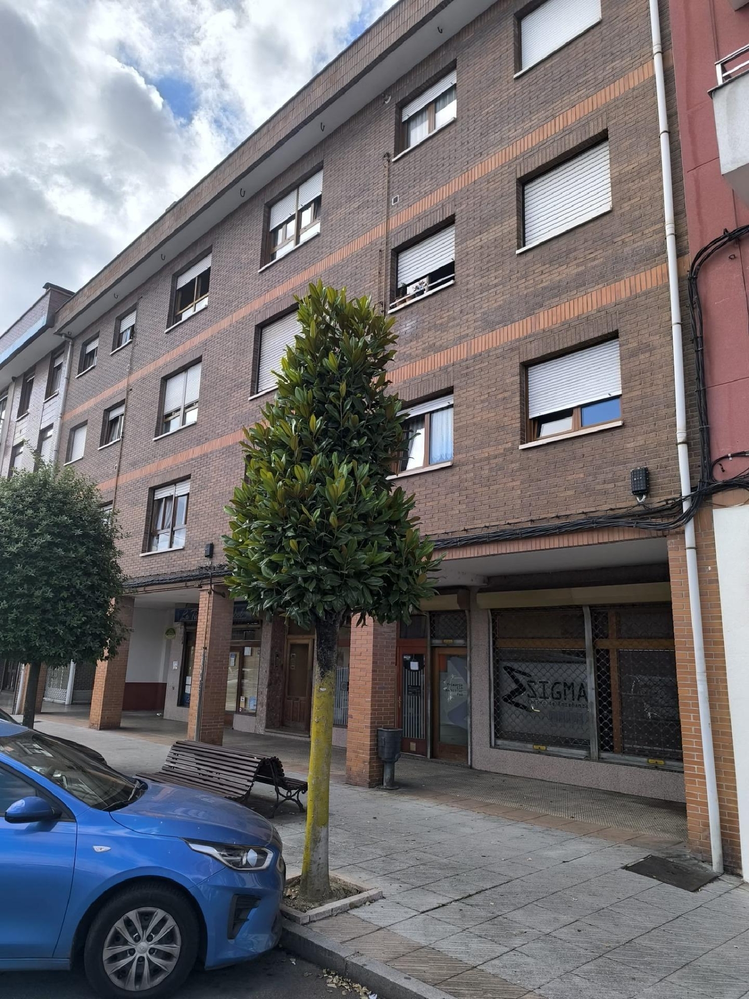 for sale commercial premise Lugo De Llanera Oviedo 2