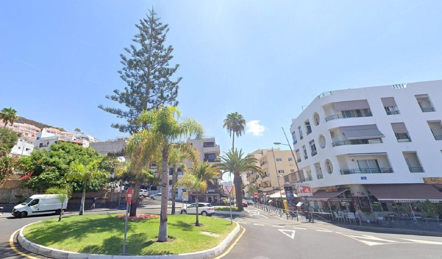  for sale commercial premise Maroñas Noya 1