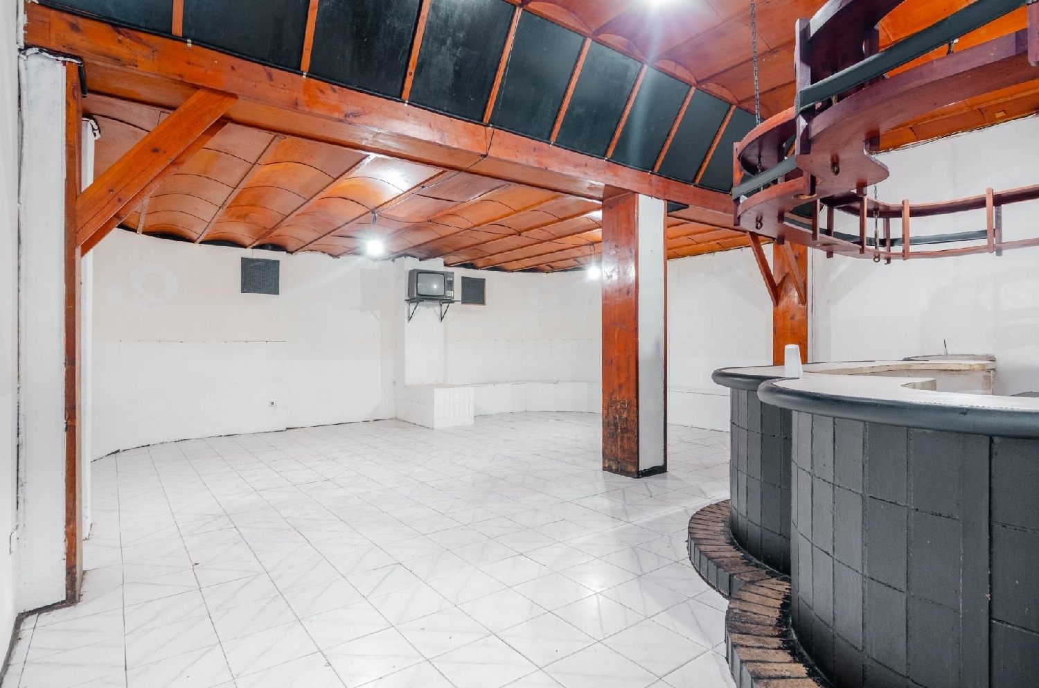  for sale commercial premise Oviedo Centro 33009 Oviedo 4
