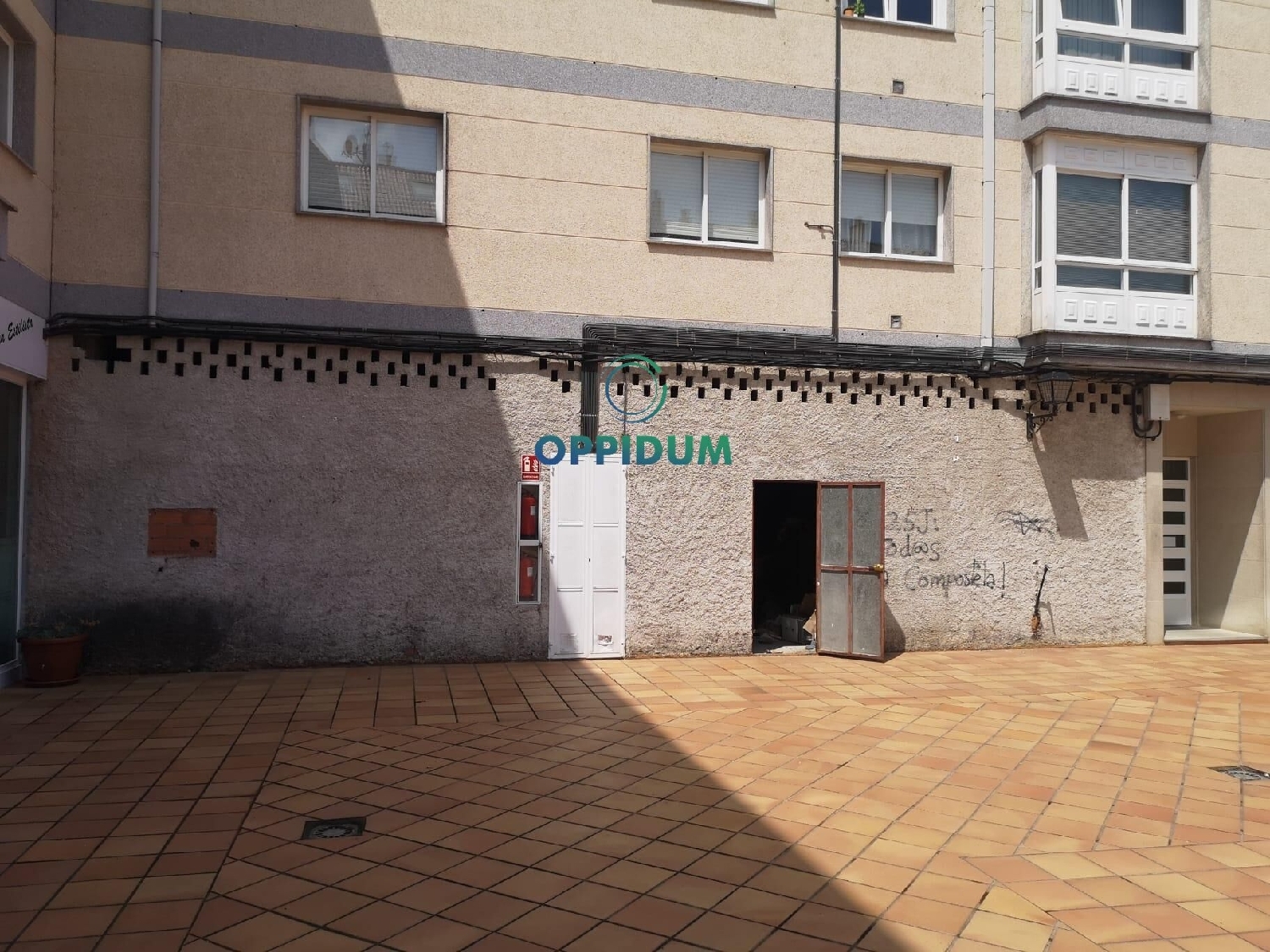  en venta local Rois Coruña 5