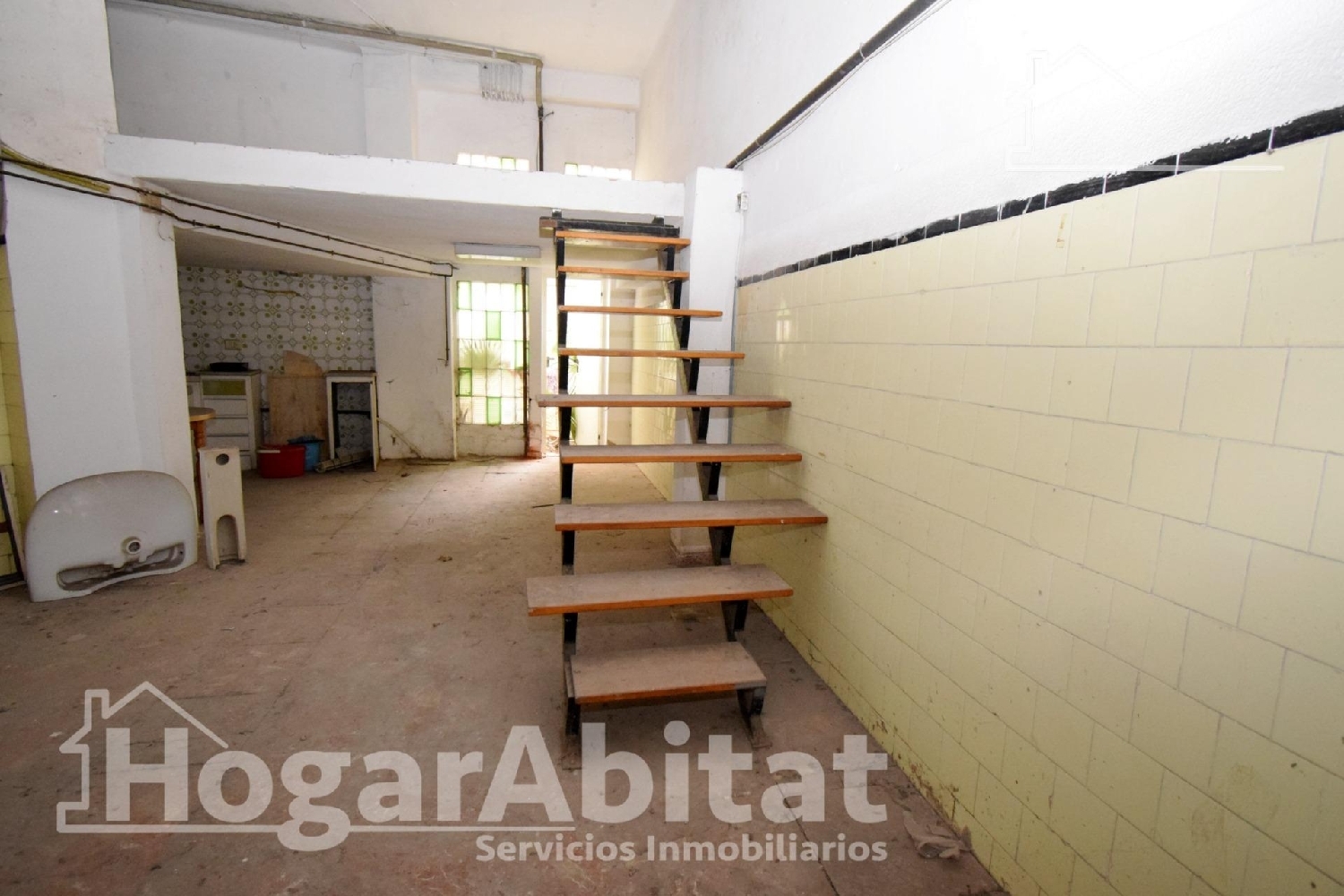  till salu lokal Valencia De Las Torres Campiña Sur 4