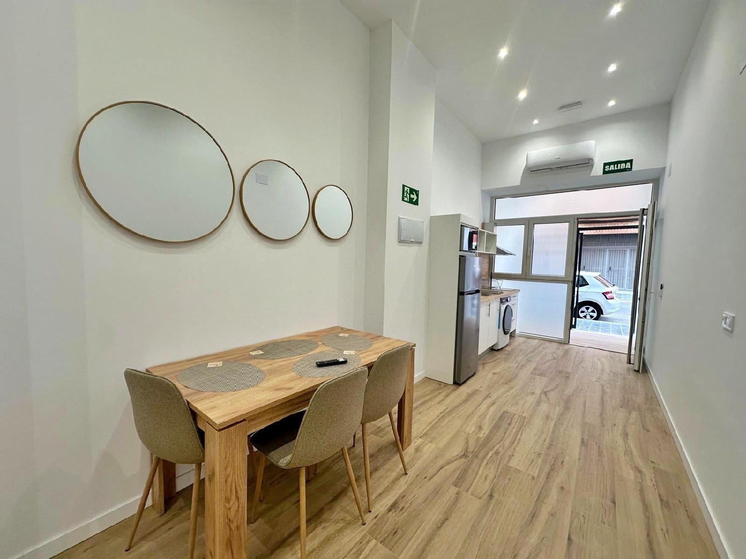 till salu lokal Valencia De Las Torres Campiña Sur 3