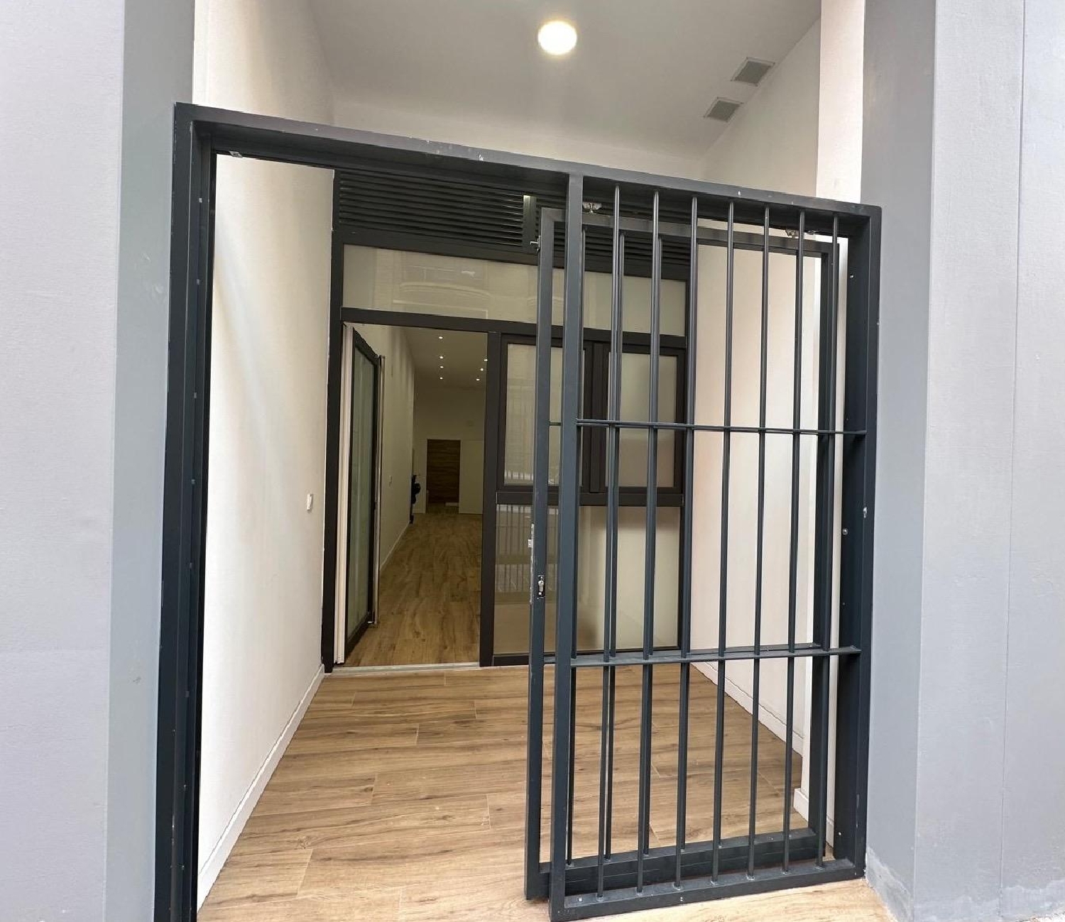  till salu lokal Valencia De Las Torres Campiña Sur 1