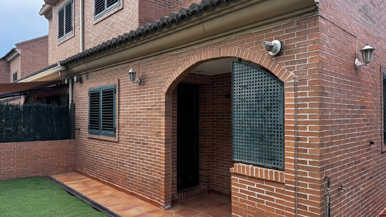 te koop twee-onder-een-kapwoning Paterna Horta Oest 3