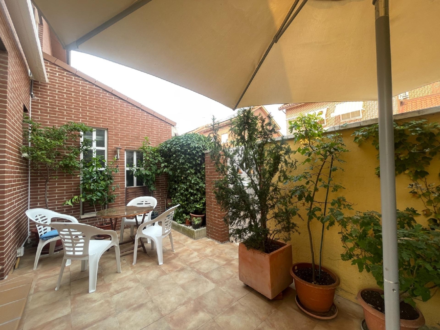 te koop twee-onder-een-kapwoning Rivas Eume 3