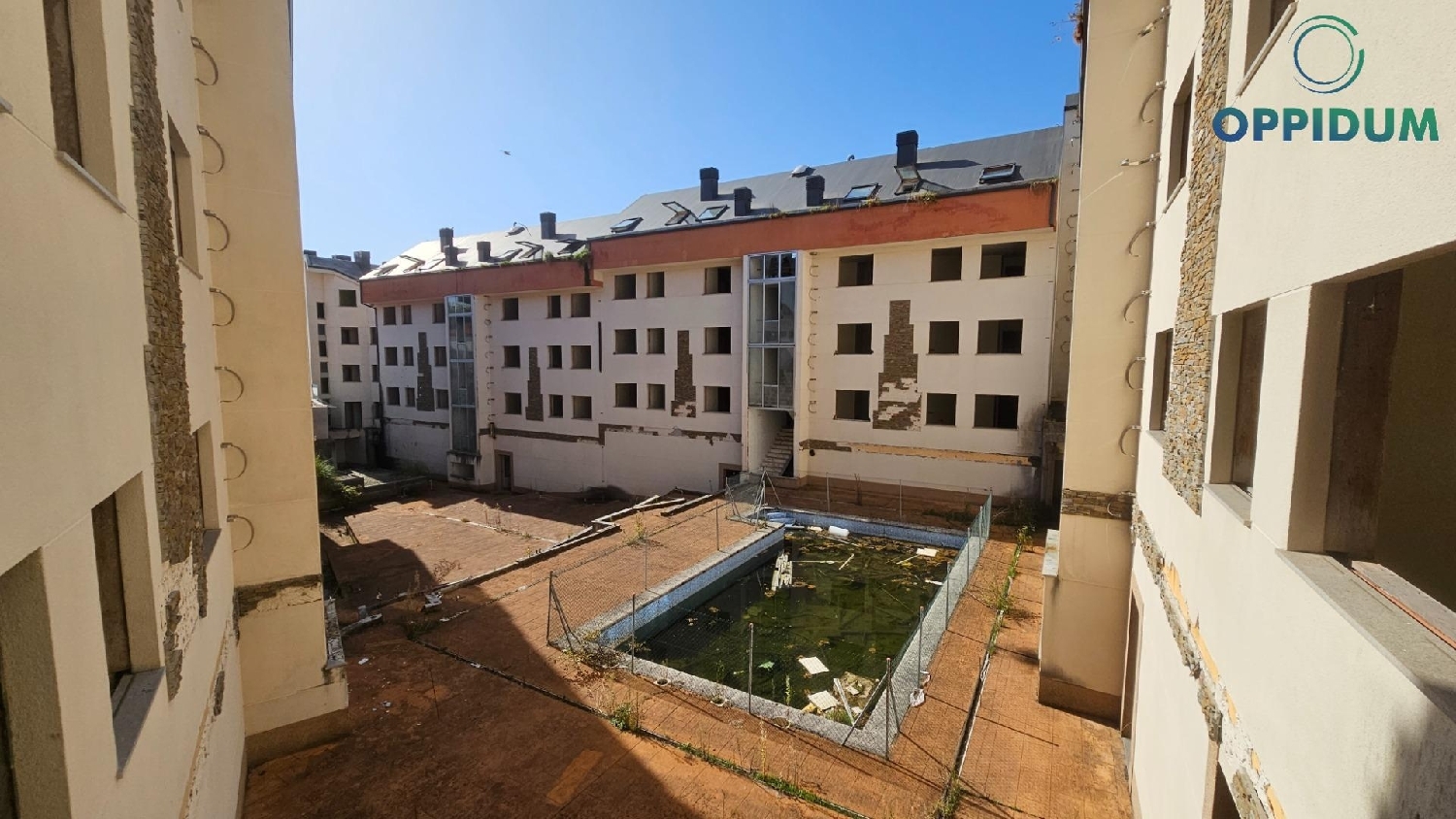  till salu byggnad Carballo Bergantiños 4