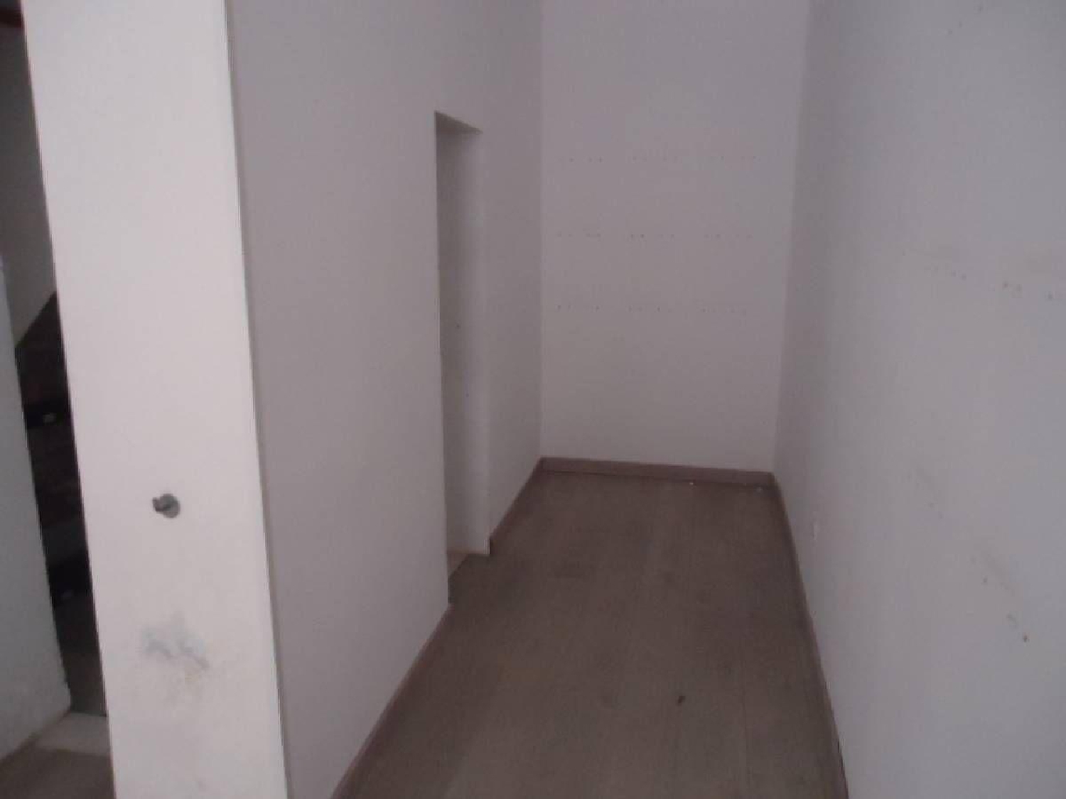  till salu byggnad Manresa Bages 2