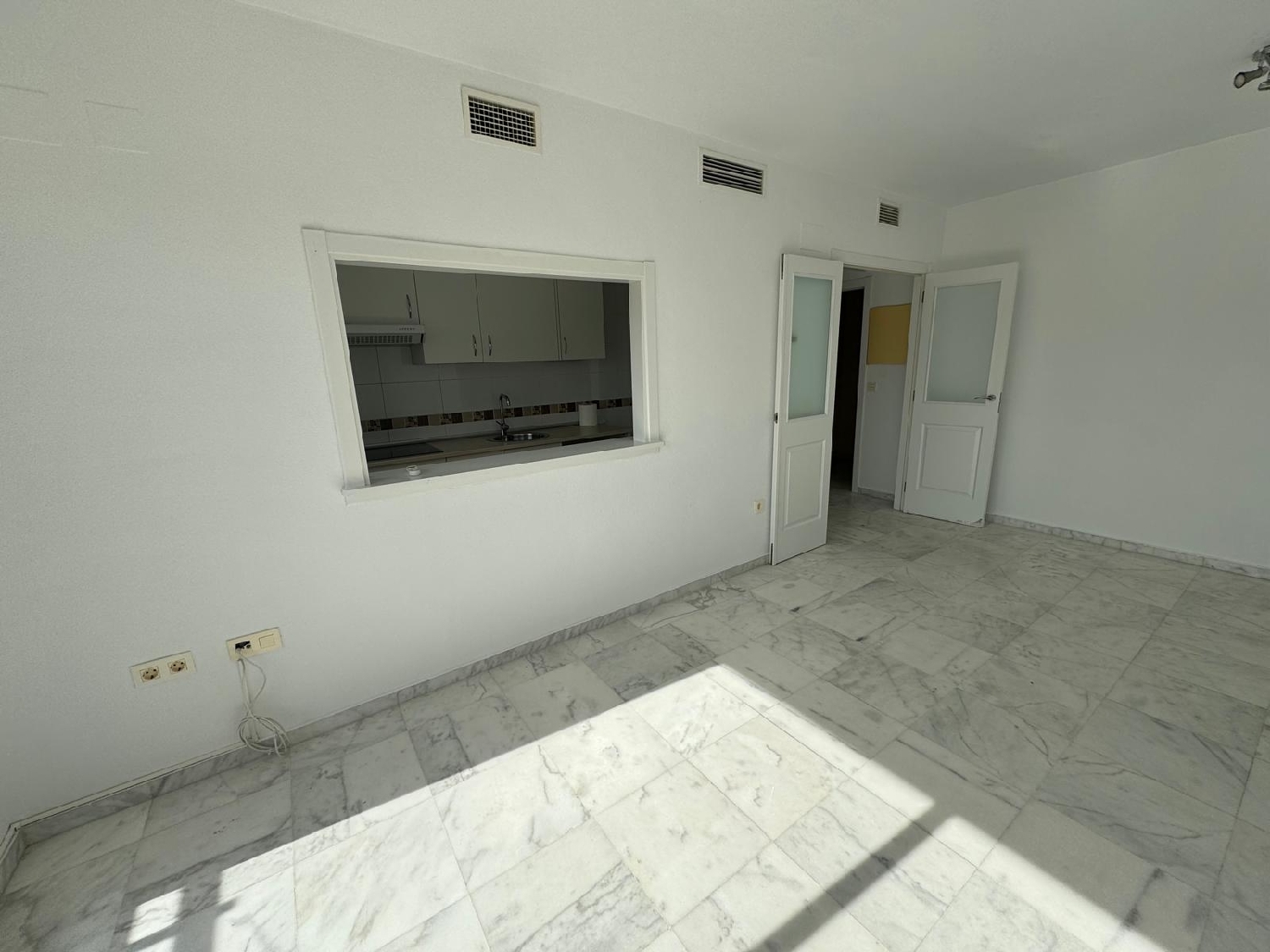 en venta local comercial Camas Metropolitana De Sevilla 3