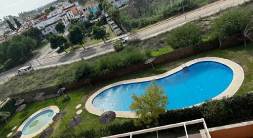 Camas Metropolitana De Sevilla kommersiell foto 6293714
