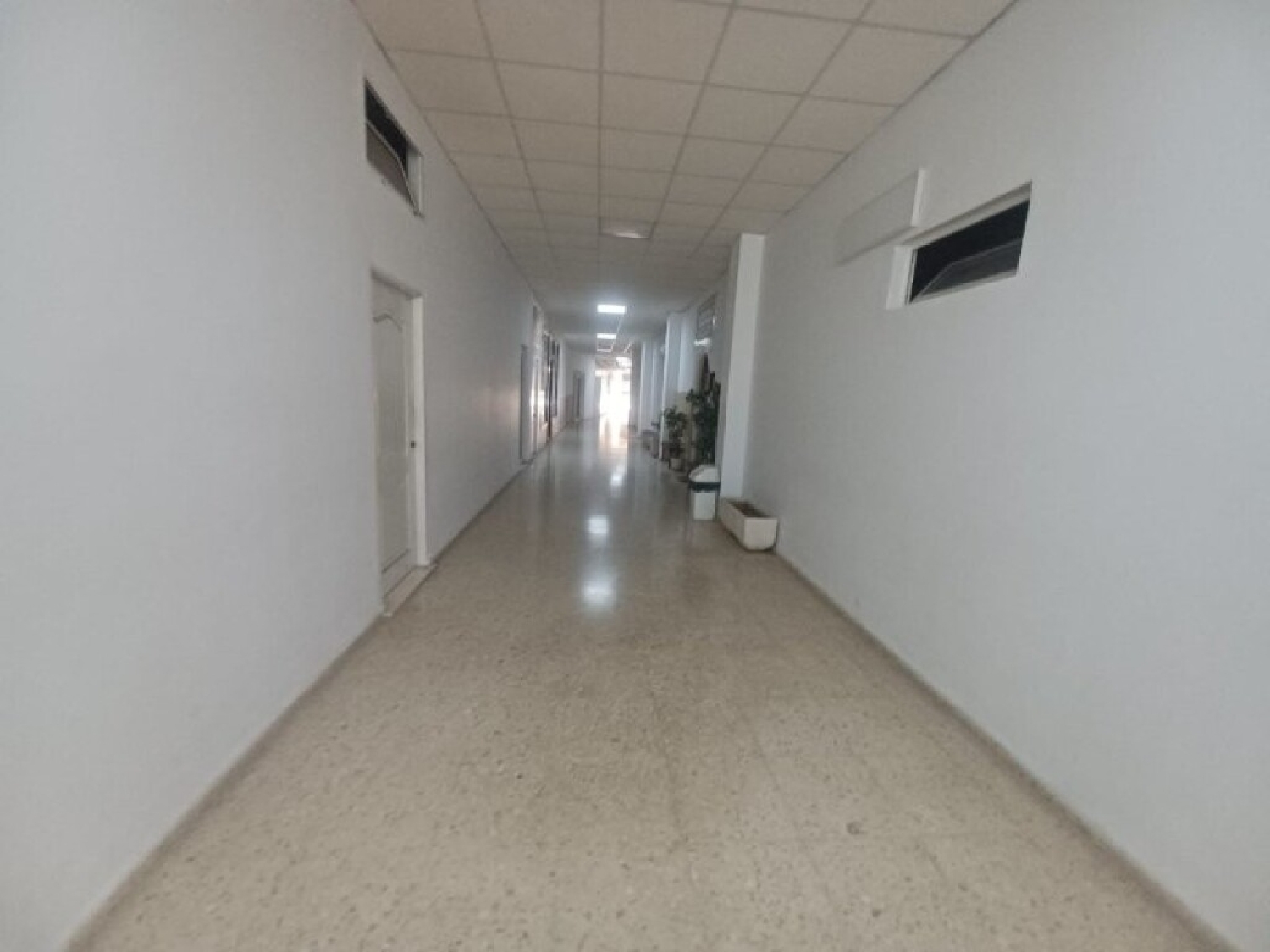  en venta local comercial San Luis De Sabinillas Costa Del Sol Occidental 1