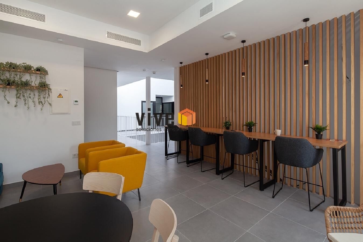  à vendre commerce Sevilla La Nueva Sur 8