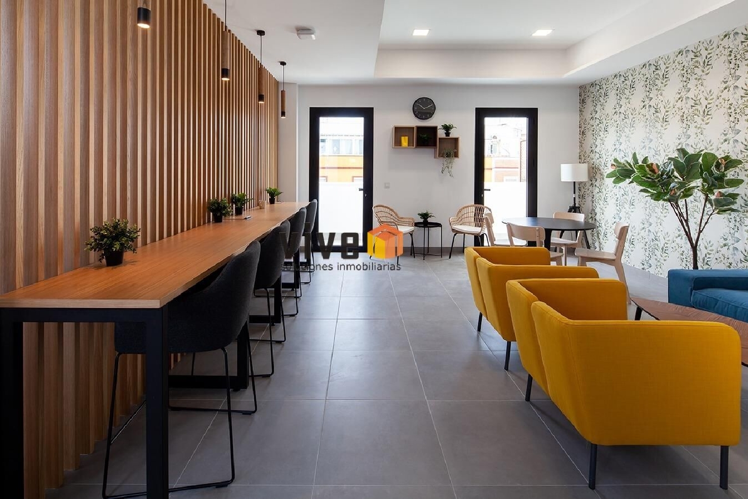 à vendre commerce Sevilla La Nueva Sur 2