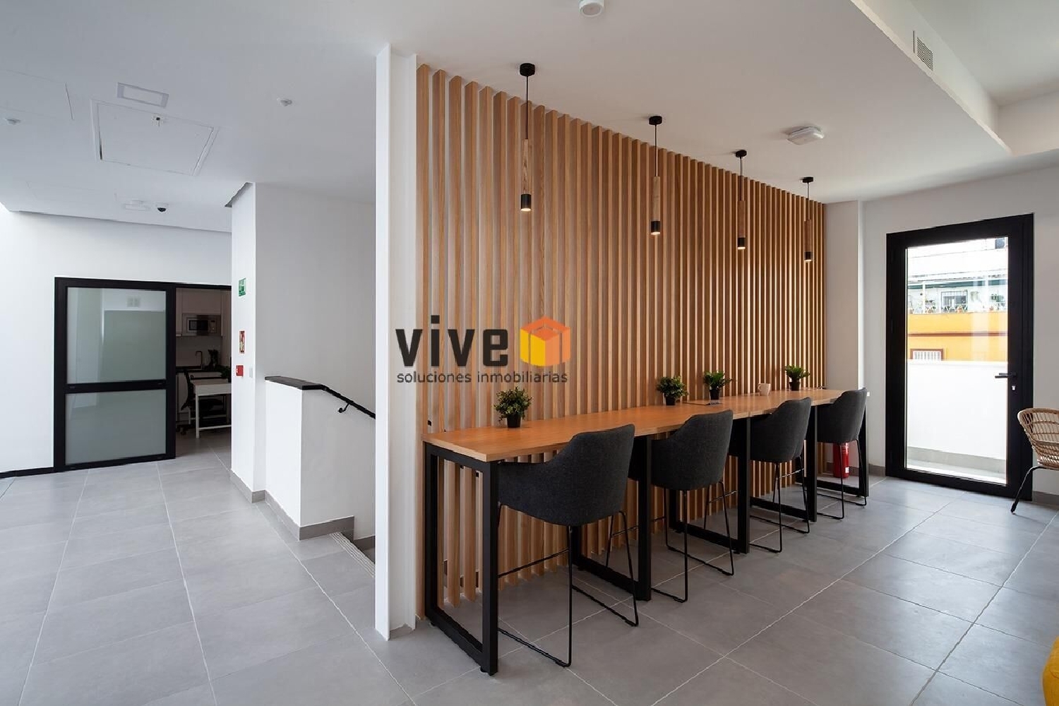 à vendre commerce Sevilla La Nueva Sur 5