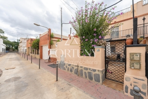 Barriada Les Tres Creus Bages hus foto 6299190