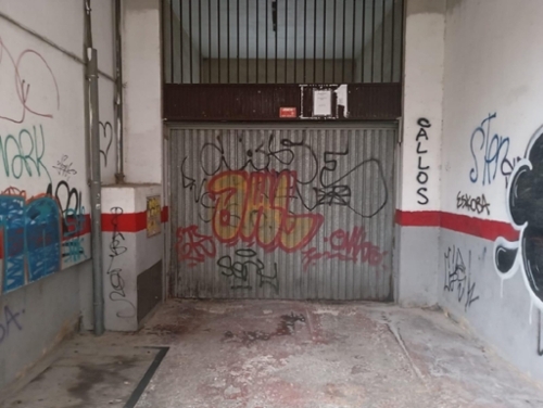Barriada Les Tres Creus Bages parking foto 6296878