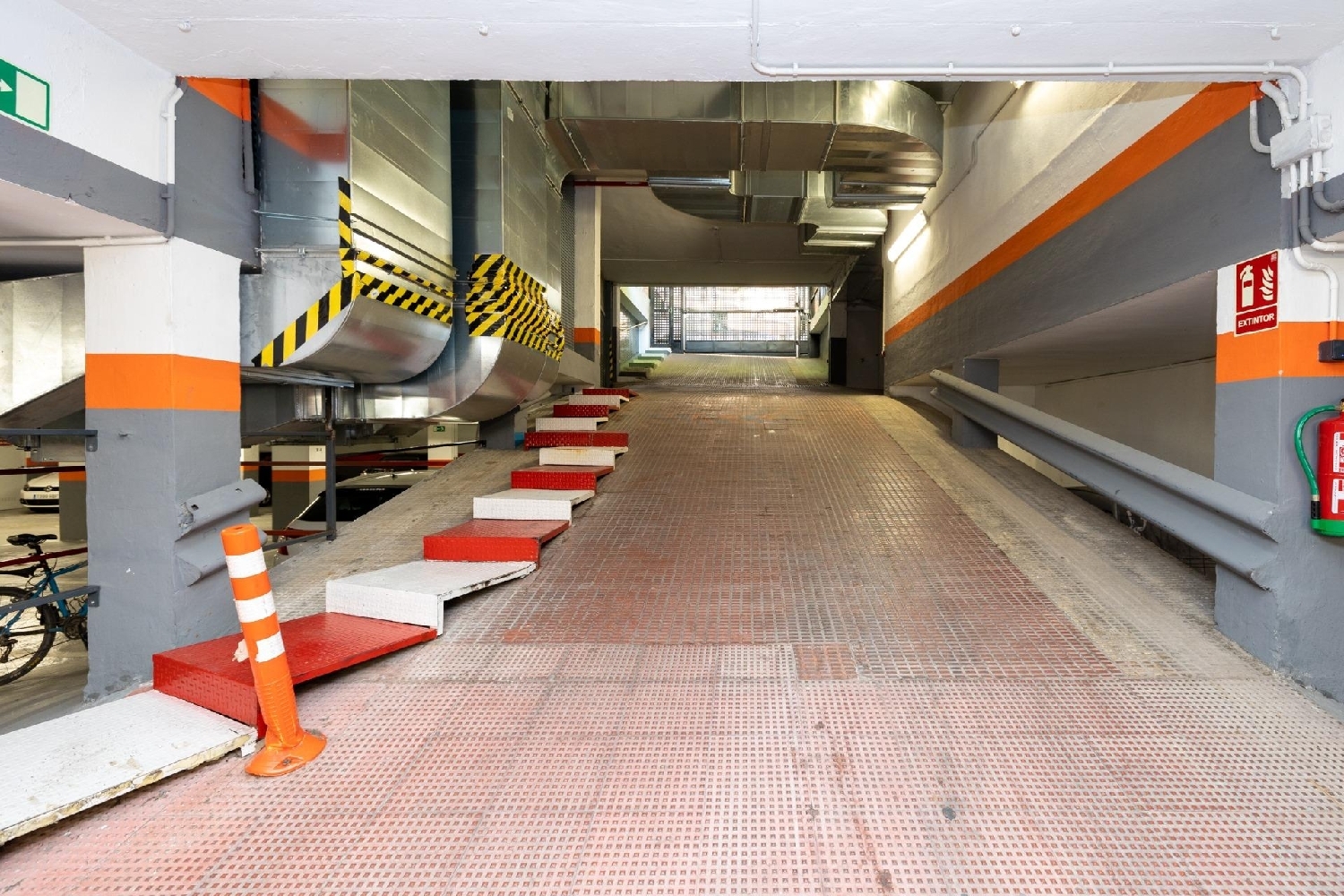  te koop parkeerplaats Barrio De Granada Alacantí 8