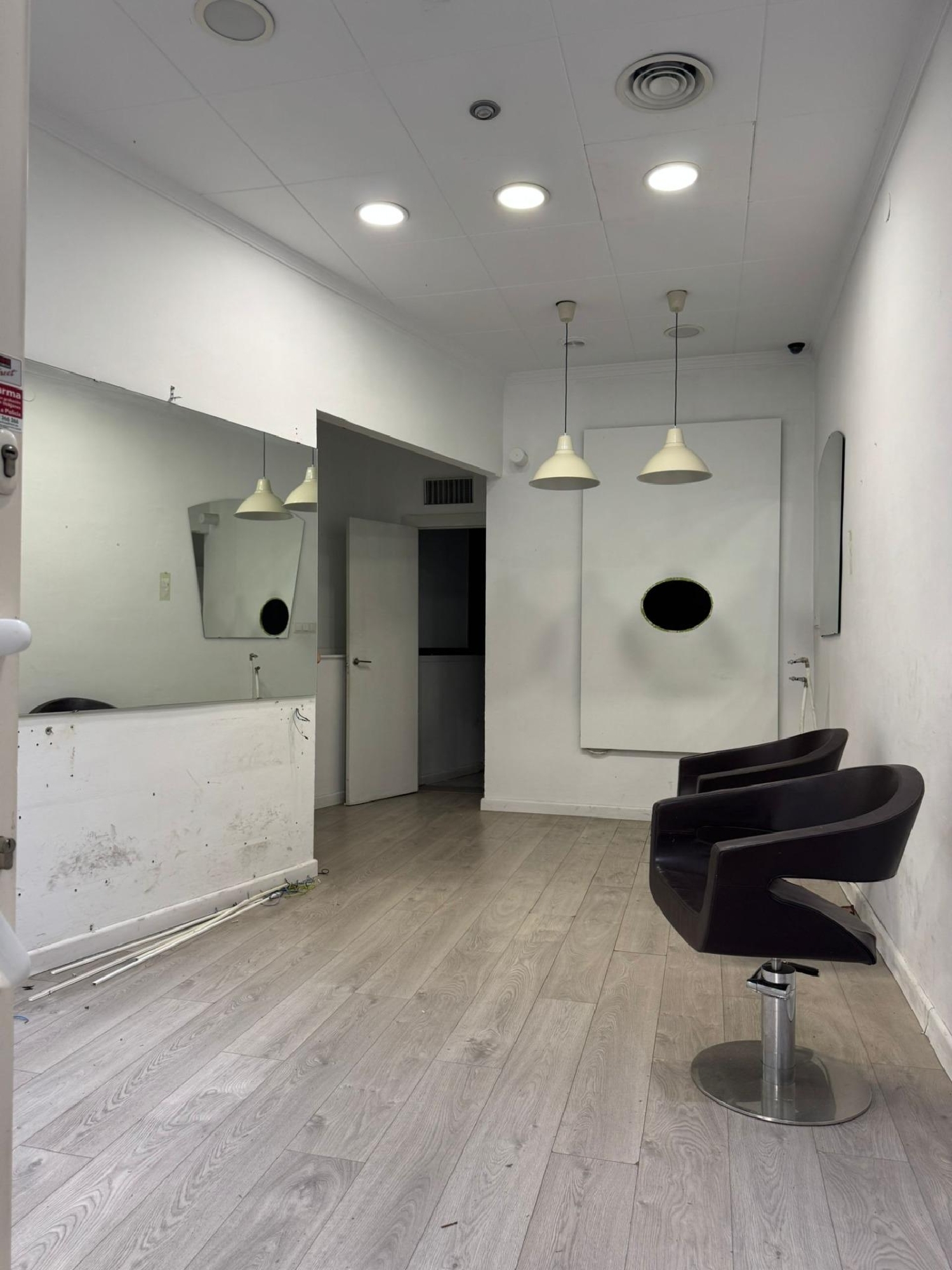 for sale commercial premise Barriada Les Tres Creus Bages 2