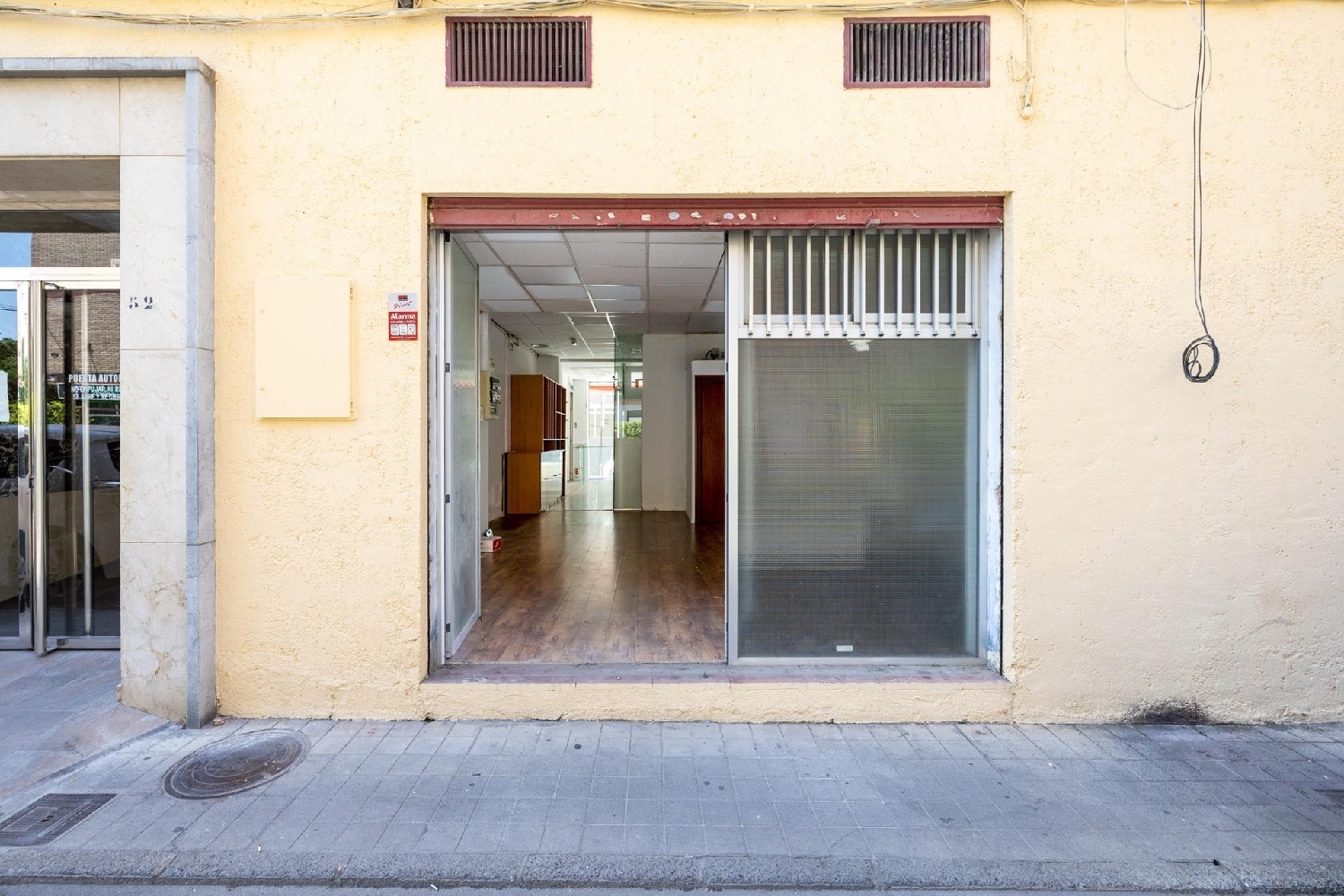  till salu lokal Barrio De Granada Alacantí 1