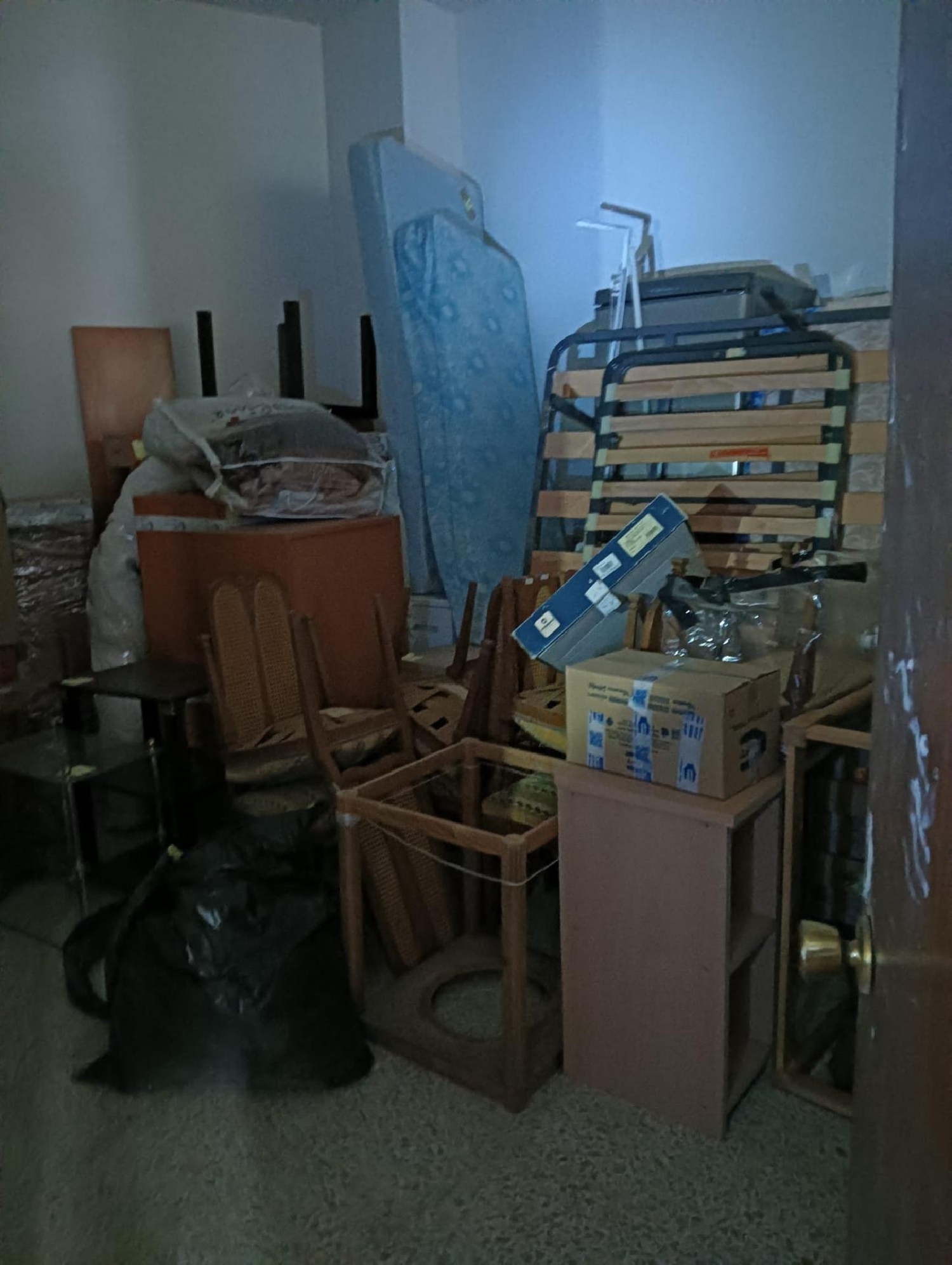  till salu lokal Barrio De Granada Alacantí 8