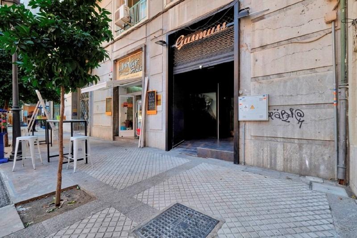  till salu lokal Barrio De Granada Alacantí 1