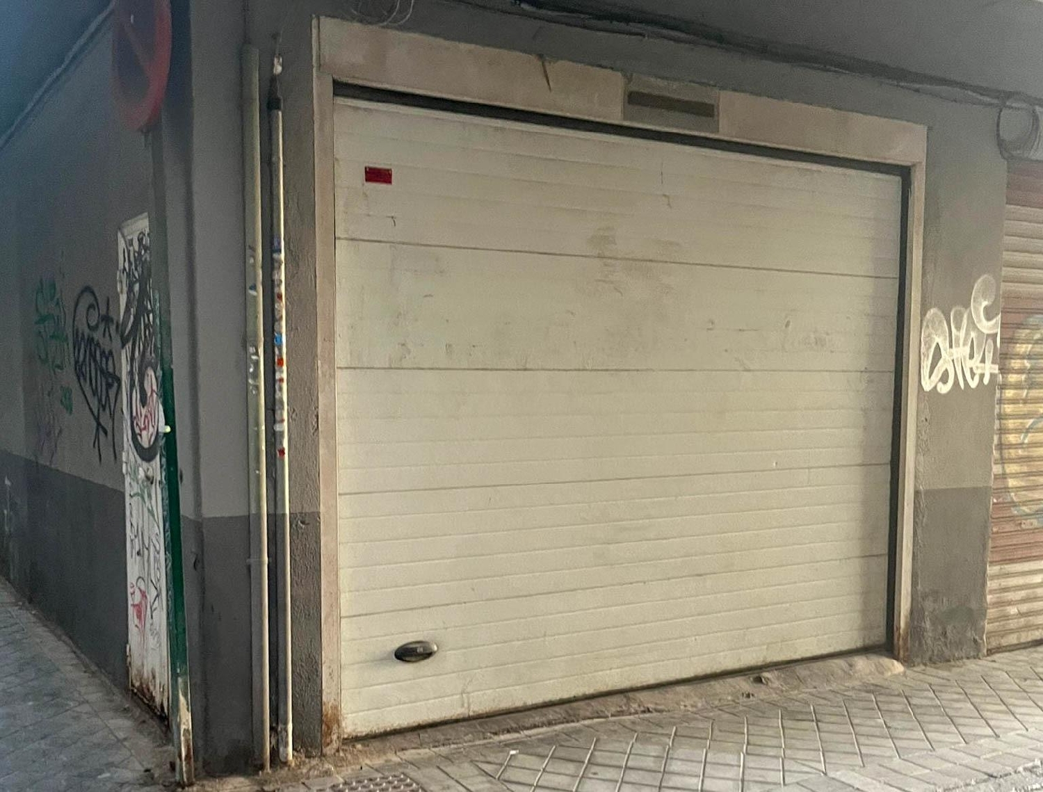 till salu lokal Barrio De Granada Alacantí 3