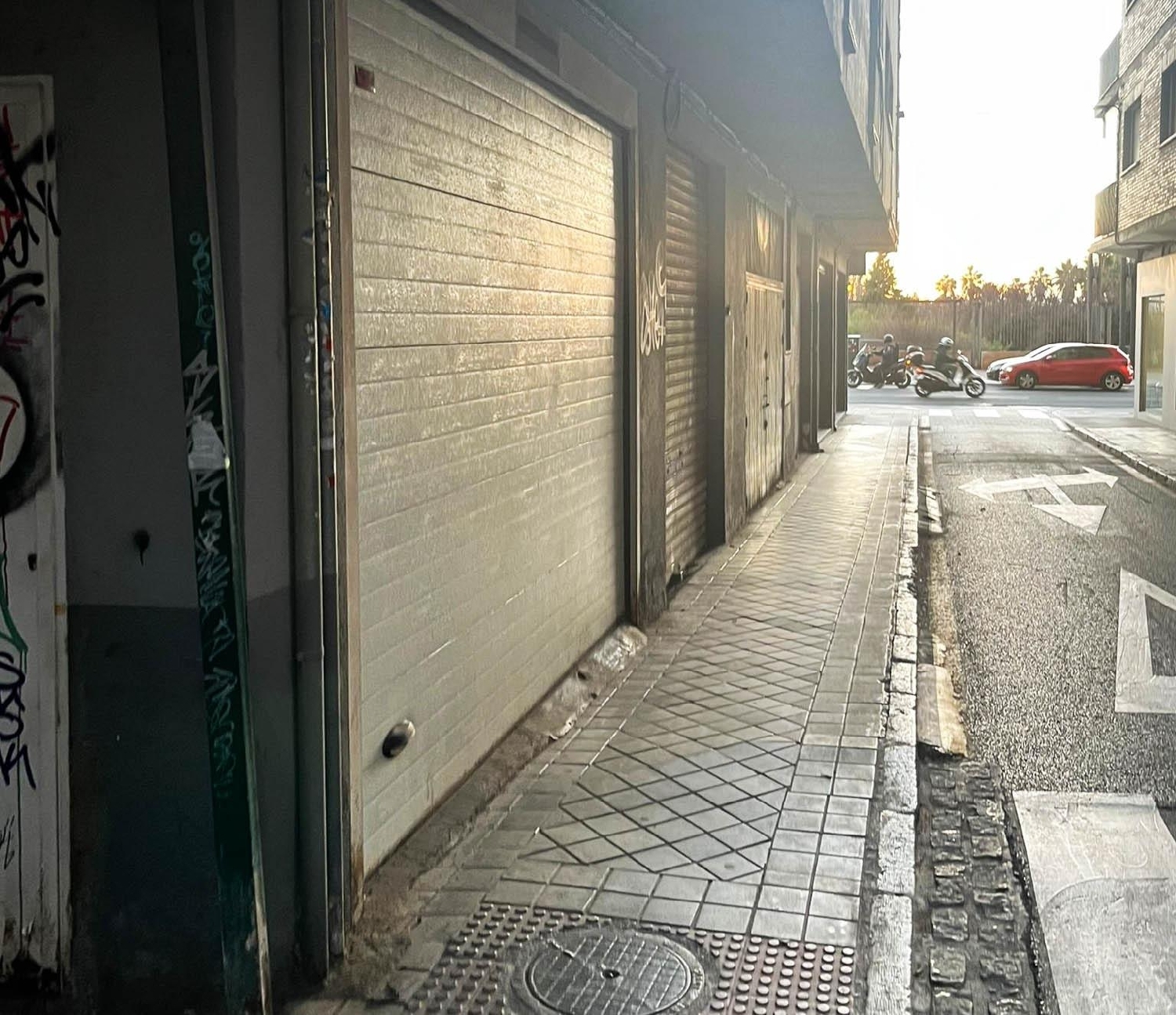  till salu lokal Barrio De Granada Alacantí 5